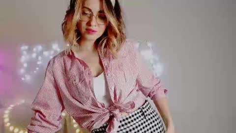 LylaXXX online show from January 2025 12:30:01 PM