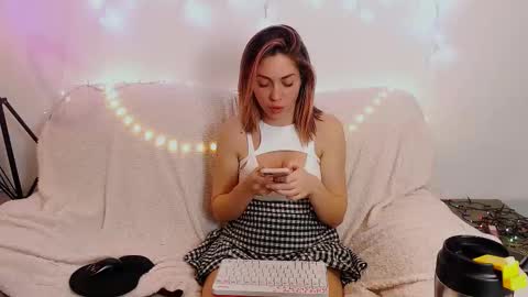 LylaXXX online show from February 2025 05:01:02 PM