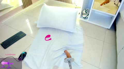Snapshot of erotik_lady chatting on March 2025 03:55:02 AM TINY online show from March 2025 03:55:02 AM