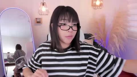 Snapshot of escarlett_wii chatting on October 2025 12:50:01 PM SCARLETT online show from October 2025 12:50:01 PM