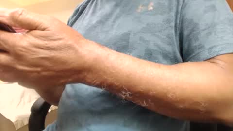 Snapshot of escorpion51 chatting on December 2024 01:10:02 AM escorpion51 online show from December 2024 01:10:02 AM