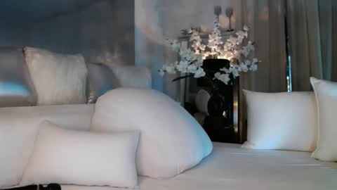 Snapshot of eskeira_ chatting on January 2025 04:21:02 PM Esther online show from January 2025 04:21:02 PM