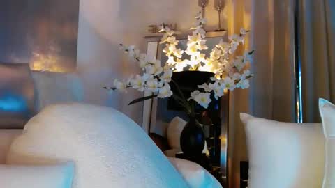 Snapshot of eskeira_ chatting on March 2025 09:48:02 PM Esther online show from March 2025 09:48:02 PM