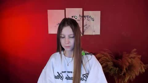 esme_moore_ online show from October 2025 08:57:01 AM