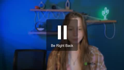 esme_moore_ online show from October 2025 09:55:01 AM