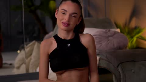 Raluca  online show from January 2025 11:23:01 PM