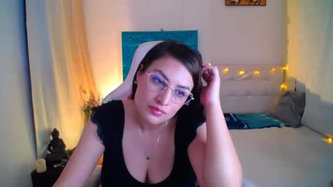 Esmeralda online show from January 2025 02:56:01 AM