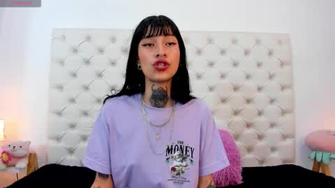 esmeralda  online show from November 2025 03:13:02 PM