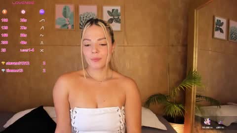 Esmeralda G online show from March 2025 07:38:02 PM