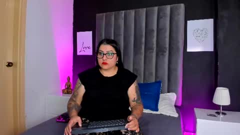 Esmeralda  online show from June 2026 11:40:02 AM