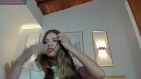 Snapshot of esmeralda_gomeez_ chatting on October 2025 01:33:02 PM E S M E online show from October 2025 01:33:02 PM