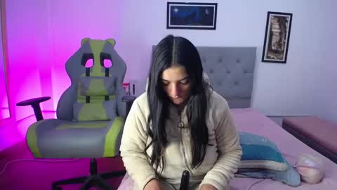 Perla online show from October 2025 05:51:02 AM