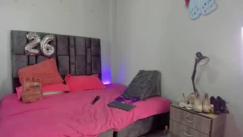 Perla online show from March 2026 08:14:01 PM