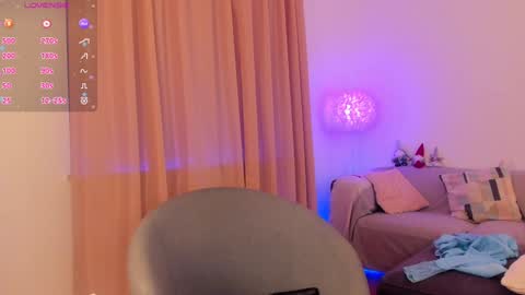 Esmi online show from January 2025 04:27:01 PM