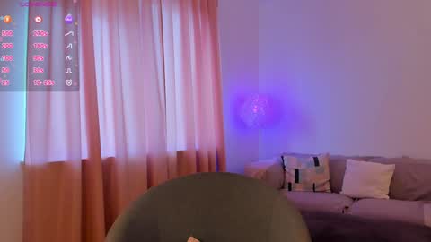 Esmi online show from February 2025 01:09:02 PM