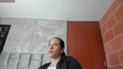 Snapshot of esperancita4570 chatting on January 2025 01:24:01 AM HOPE online show from January 2025 01:24:01 AM