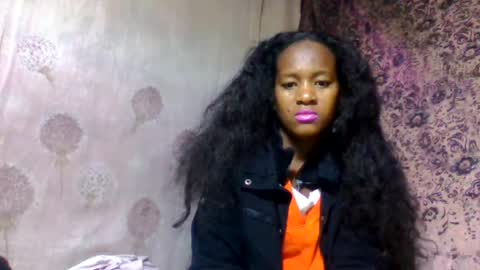 estancelee online show from July 2026 10:45:01 PM