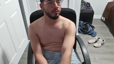 Esteban online show from October 2025 11:44:02 PM