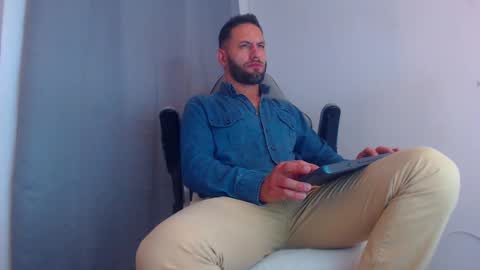 esteban online show from January 2025 01:41:01 AM