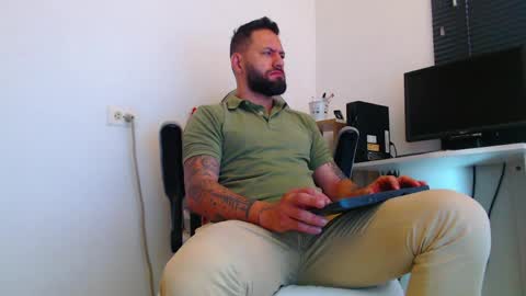 esteban online show from March 2026 01:34:01 PM