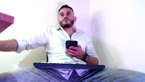 Esteban Fernandez online show from December 2024 04:06:01 PM