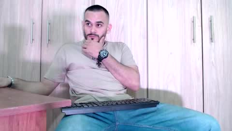 Esteban Fernandez online show from February 2025 12:43:01 AM