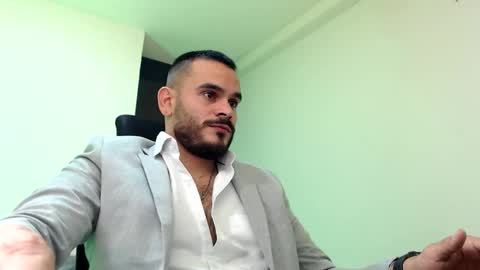 Esteban Fernandez online show from November 2025 08:30:01 PM