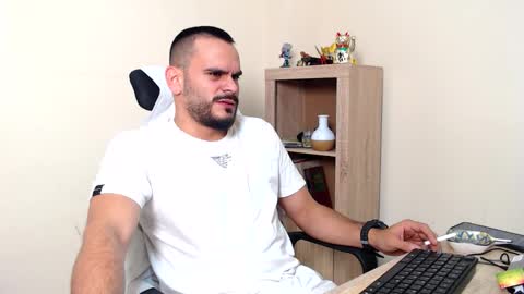 Esteban Fernandez online show from February 2026 01:21:02 AM