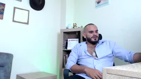 Esteban Fernandez online show from June 2026 06:12:02 AM