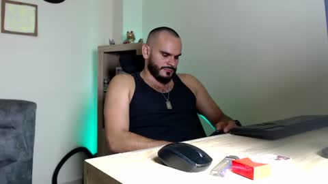 Esteban Fernandez online show from June 2026 04:40:01 AM