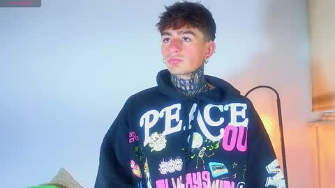 Esteban independent model online show from October 2025 10:59:02 AM