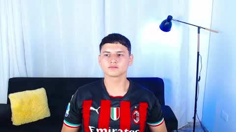 estebancum18 online show from June 2026 01:36:01 PM