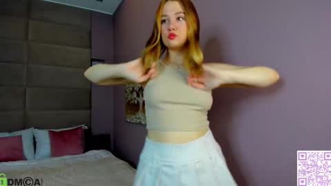 Ester online show from September 2025 12:56:02 AM