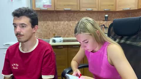 Snapshot of ester_vixen chatting on September 2025 06:22:02 PM Ester online show from September 2025 06:22:02 PM