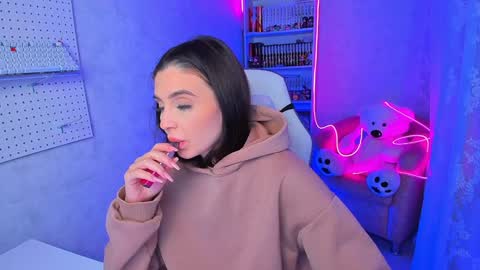 Ester online show from December 2024 11:23:02 PM