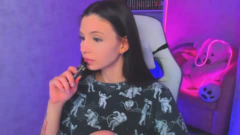 Ester online show from January 2025 11:51:02 PM