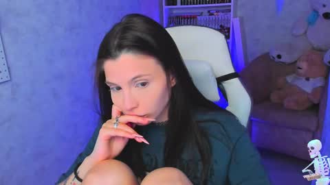 Ester online show from March 2025 08:56:01 PM