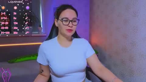 Snapshot of esterplayful chatting on September 2025 11:11:02 AM EsterPlayful online show from September 2025 11:11:02 AM