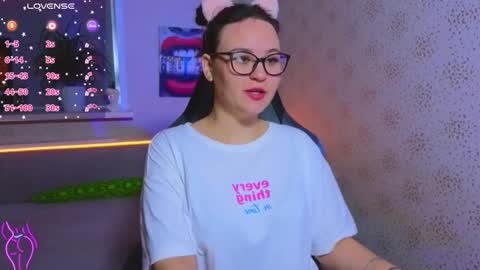 Snapshot of esterplayful chatting on September 2025 11:37:01 AM EsterPlayful online show from September 2025 11:37:01 AM