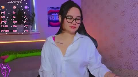 Snapshot of esterplayful chatting on October 2025 09:09:01 AM EsterPlayful online show from October 2025 09:09:01 AM