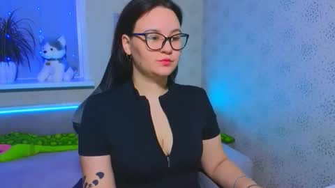 EsterPlayful online show from November 2025 09:35:01 AM