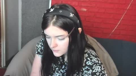 Snapshot of estertwilight chatting on April 2026 03:49:01 PM Ester online show from April 2026 03:49:01 PM