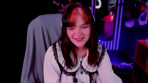 Snapshot of estertwilight chatting on May 2026 09:10:01 PM Ester online show from May 2026 09:10:01 PM