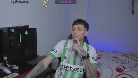 estivenvel online show from March 2026 11:10:01 PM