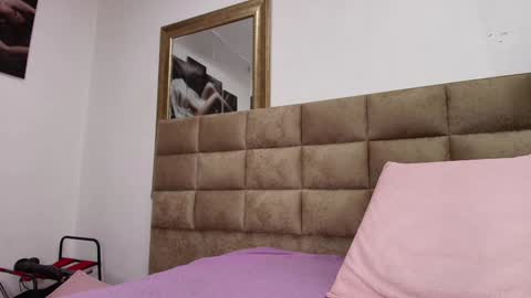 Snapshot of estrella_hanks_ chatting on January 2025 12:01:02 PM Estrella online show from January 2025 12:01:02 PM