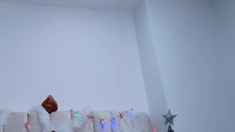 Estrella online show from December 2025 12:00:01 PM