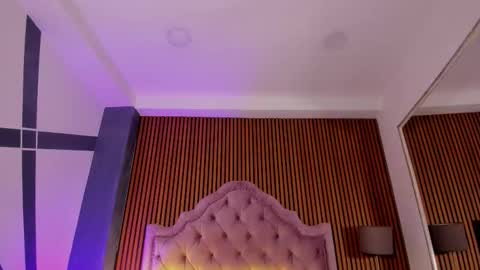 ethaancox online show from September 2025 09:13:01 AM