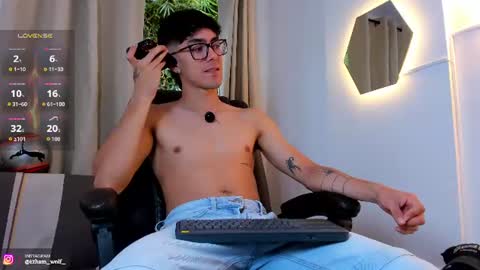 Snapshot of etham_wolf1 chatting on July 2026 07:39:01 PM etham_wolf1 online show from July 2026 07:39:01 PM