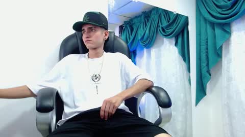 Ethan online show from December 2024 09:00:01 PM