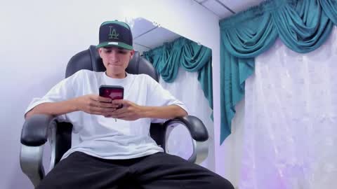 Ethan online show from December 2024 09:29:02 PM